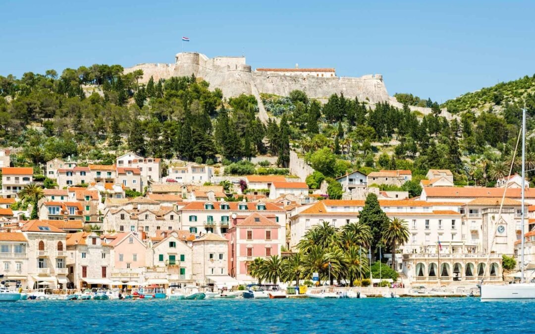 10 lugares imprescindibles que ver en Hvar: la isla croata que enamora a todo viajero